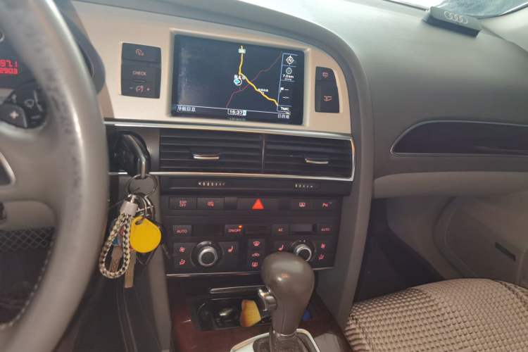 Used Audi A6L 2011 2.4L Comfort Edition Audio And AC Panel