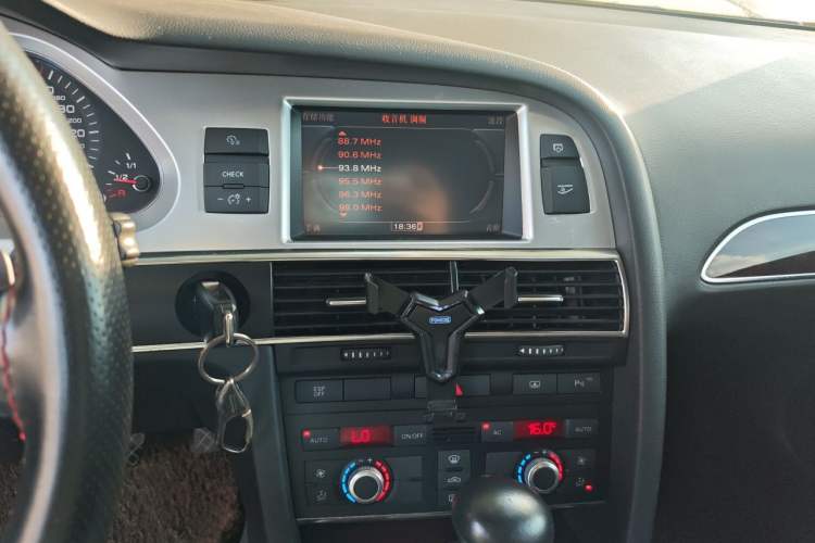 Used Audi A6L 2011 2.0 TFSI Automatic Standard Edition Audio And AC Panel