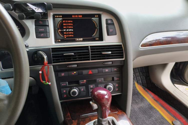 Used Audi A6L 2011 2.4L Comfort Edition Audio And AC Panel