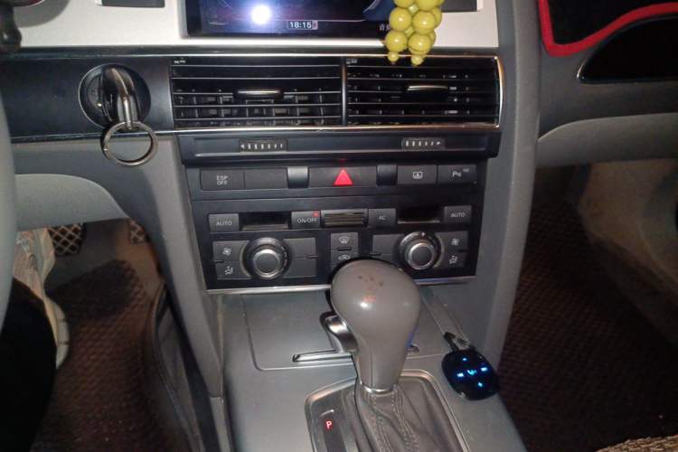 Used Audi A6L 2011 2.0 TFSI Automatic Standard Edition Audio And AC Panel