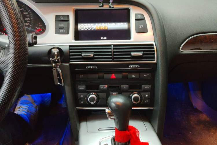 Used Audi A6L 2011 2.0 TFSI Automatic Standard Edition Audio And AC Panel