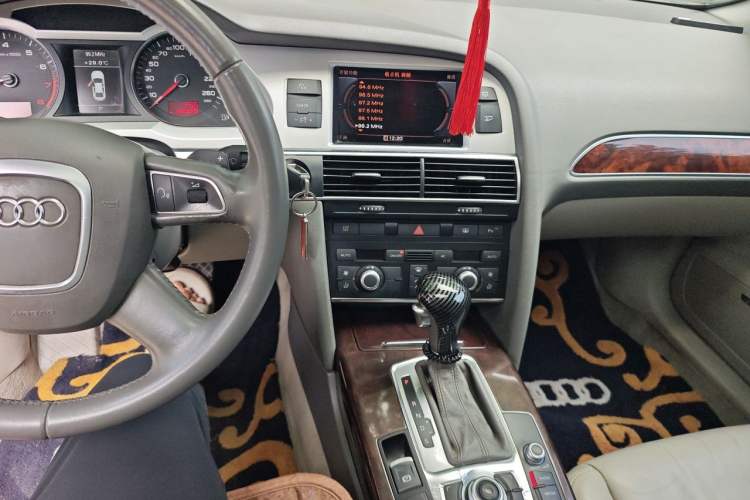 Used Audi A6L 2011 2.0 TFSI Automatic Standard Edition Audio And AC Panel