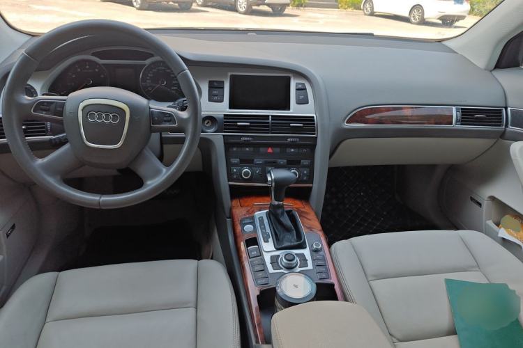 Used Audi A6L 2011 2.4L Comfort Edition Center Console