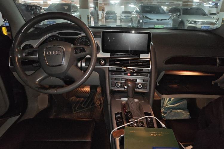 Used Audi A6L 2011 2.0 TFSI Automatic Standard Edition Center Console