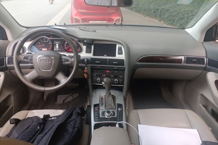Used Audi A6L 2011 2.0 TFSI Automatic Standard Edition Center Console