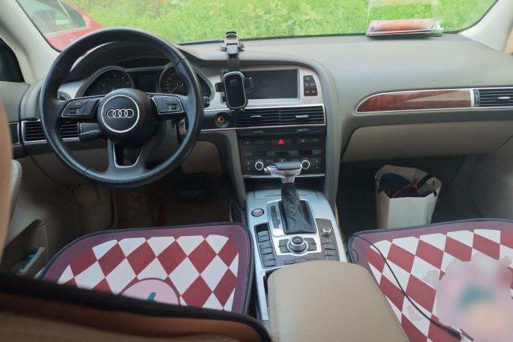 Used Audi A6L 2011 2.0 TFSI Automatic Standard Edition Center Console