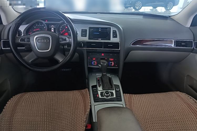 Used Audi A6L 2011 2.0 TFSI Automatic Standard Edition Center Console
