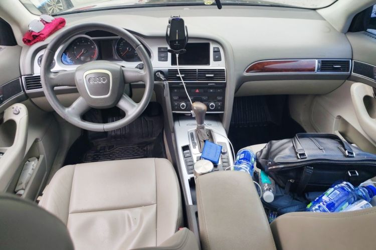 Used Audi A6L 2011 2.0 TFSI Automatic Standard Edition Center Console