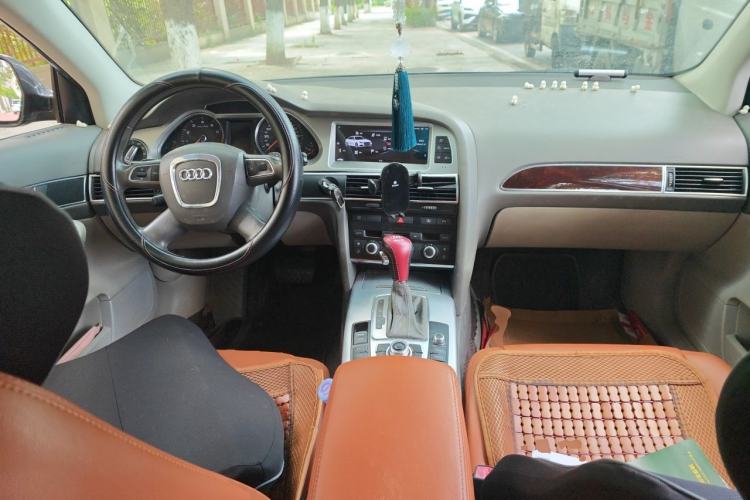 Used Audi A6L 2011 2.0 TFSI Automatic Standard Edition Center Console