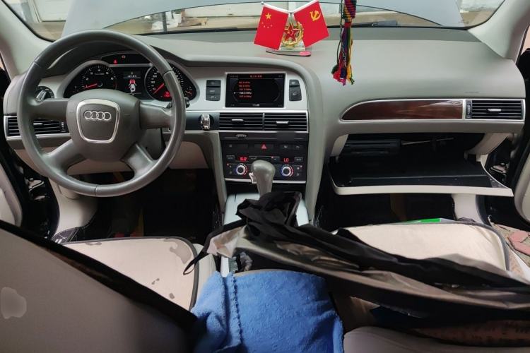 Used Audi A6L 2011 2.0 TFSI Automatic Standard Edition Center Console