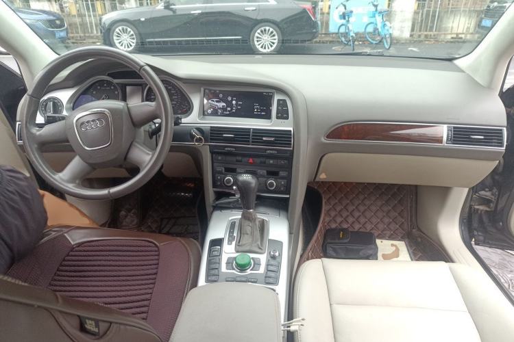 Used Audi A6L 2011 2.0 TFSI Automatic Standard Edition Center Console