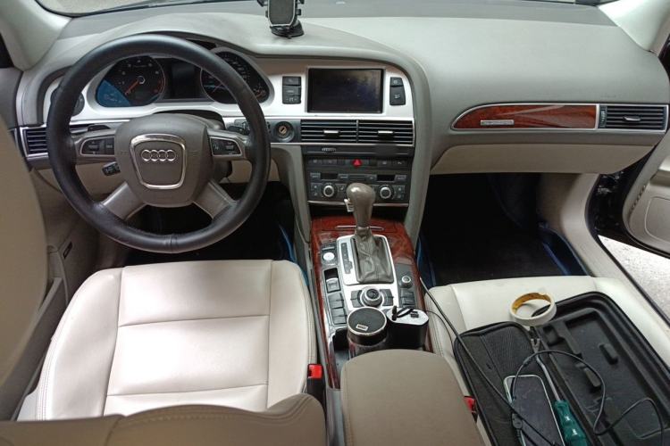 Used Audi A6L 2011 3.0 TFSI quattro Luxury Model Center Console