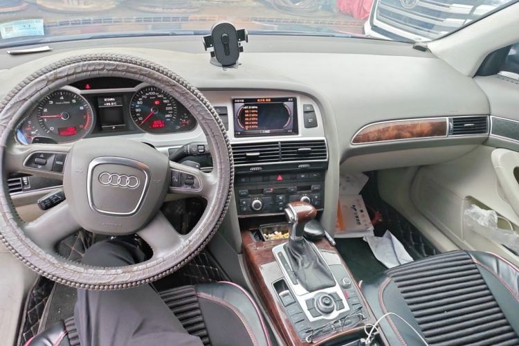 Used Audi A6L 2011 2.0 TFSI Automatic Standard Edition Center Console
