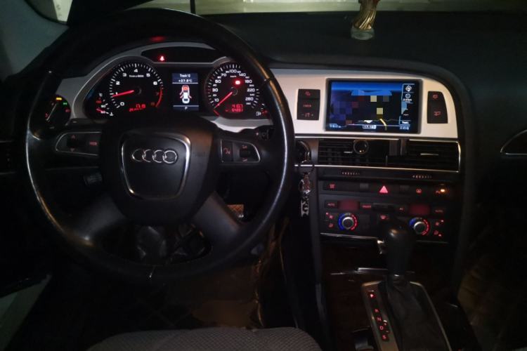 Used Audi A6L 2011 2.0 TFSI Automatic Standard Edition Center Console