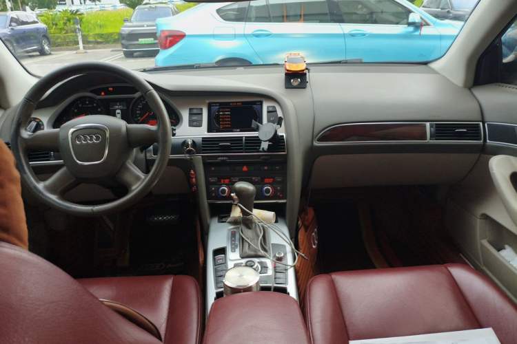 Used Audi A6L 2011 2.0 TFSI Automatic Standard Edition Center Console