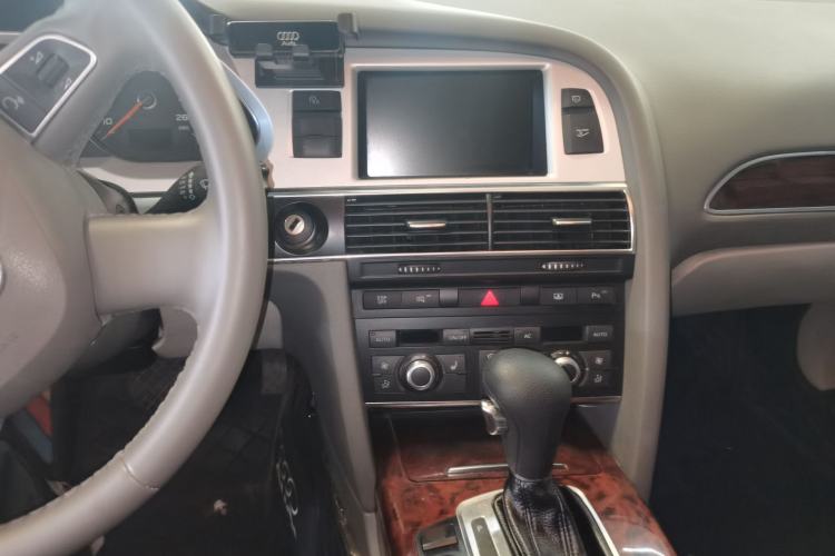 Used Audi A6L 2011 2.4L Comfort Edition Center Console