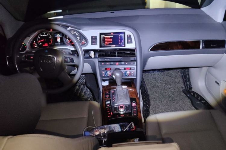 Used Audi A6L 2011 2.4L Luxury Edition Center Console