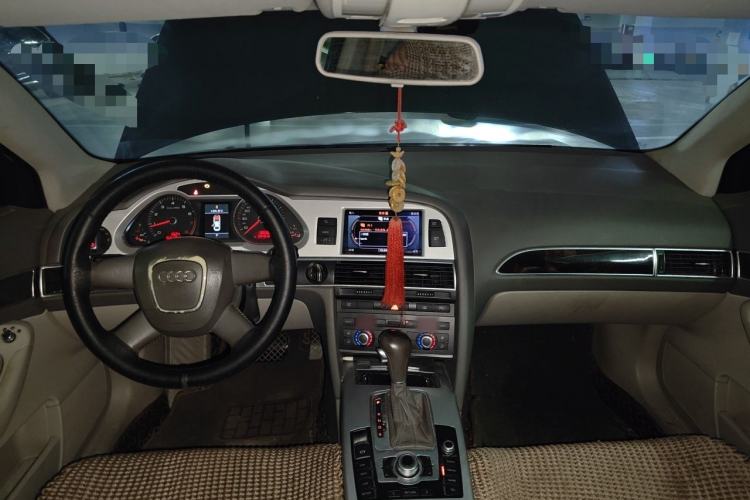 Used Audi A6L 2011 2.0 TFSI Automatic Standard Edition Center Console