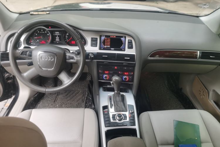 Used Audi A6L 2011 2.0 TFSI Automatic Standard Edition Center Console