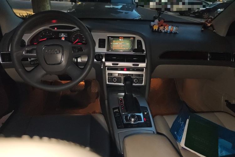 Used Audi A6L 2011 2.0 TFSI Automatic Standard Edition Center Console