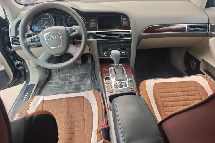 Used Audi A6L 2011 2.0 TFSI Automatic Standard Edition Center Console