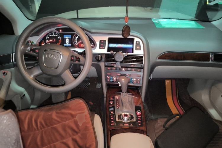 Used Audi A6L 2011 2.4L Luxury Edition Center Console
