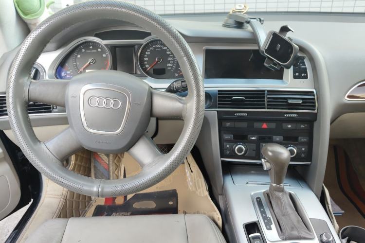 Used Audi A6L 2011 2.0 TFSI Automatic Standard Edition Center Console