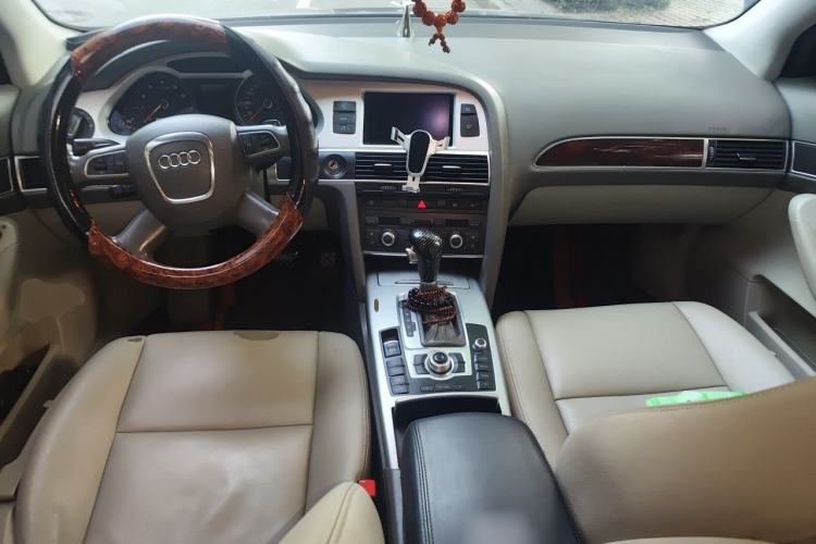 Used Audi A6L 2011 2.0 TFSI Automatic Standard Edition Center Console