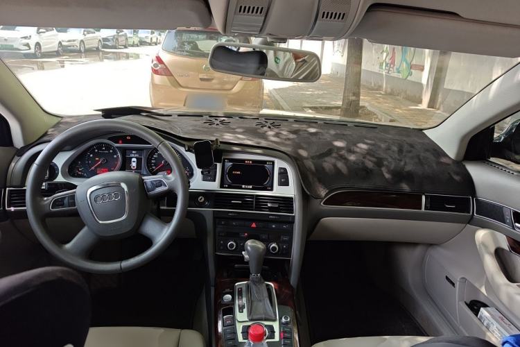 Used Audi A6L 2011 2.4L Comfort Edition Center Console