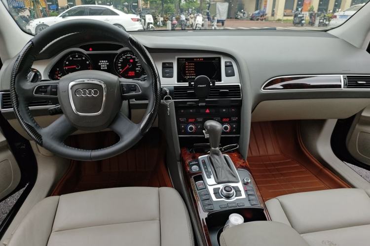 Used Audi A6L 2011 2.4L Luxury Edition Center Console