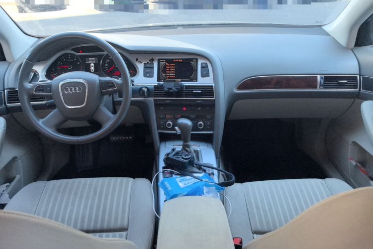 Used Audi A6L 2011 2.0 TFSI Automatic Standard Edition Center Console