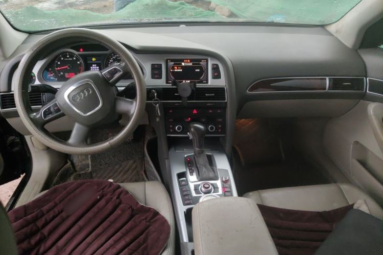 Used Audi A6L 2011 2.0 TFSI Automatic Standard Edition Center Console