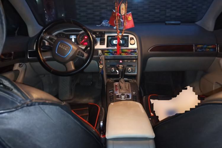 Used Audi A6L 2011 2.0 TFSI Automatic Standard Edition Center Console