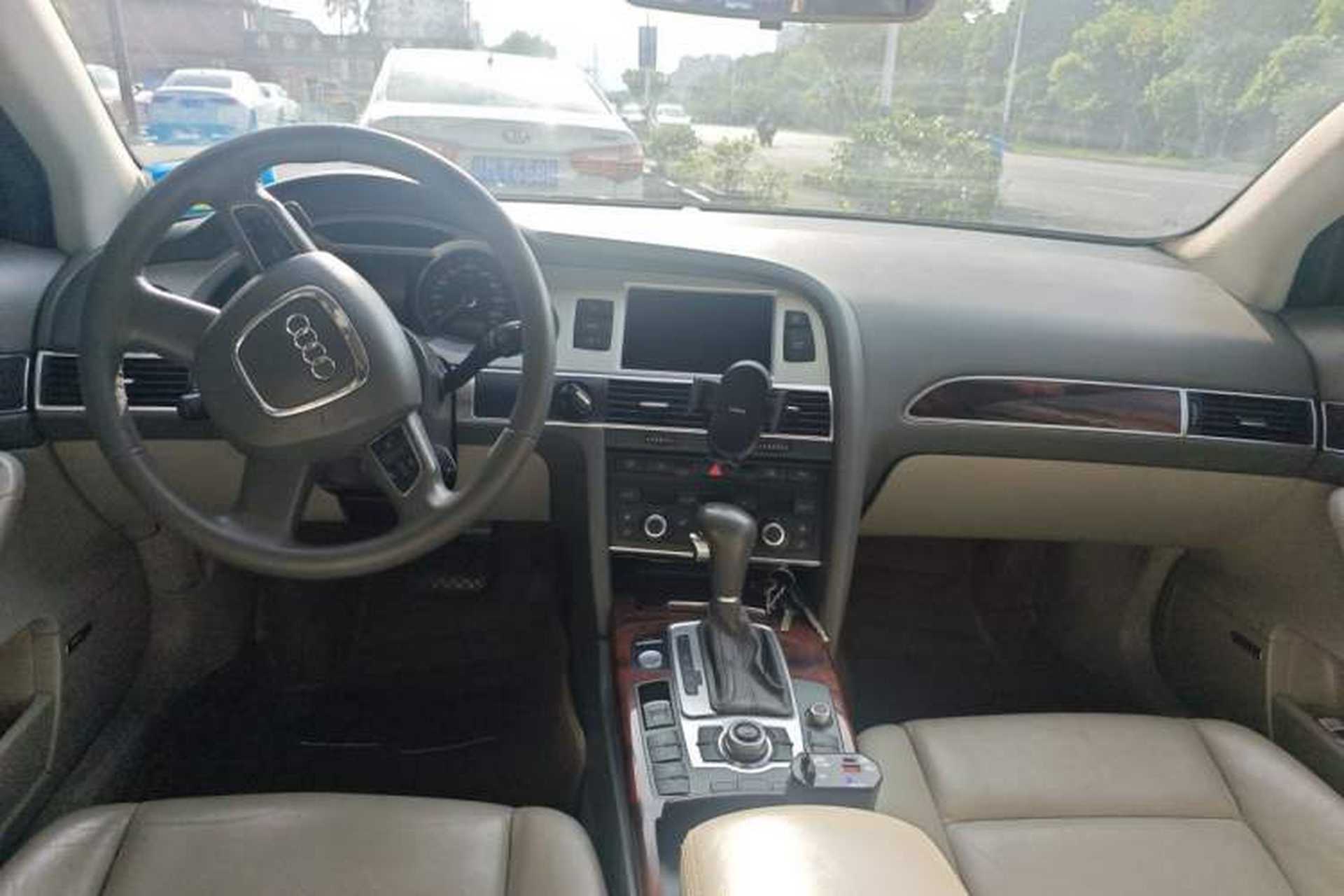 Used Audi A6L 2011 2.4L Comfort Edition Center Console