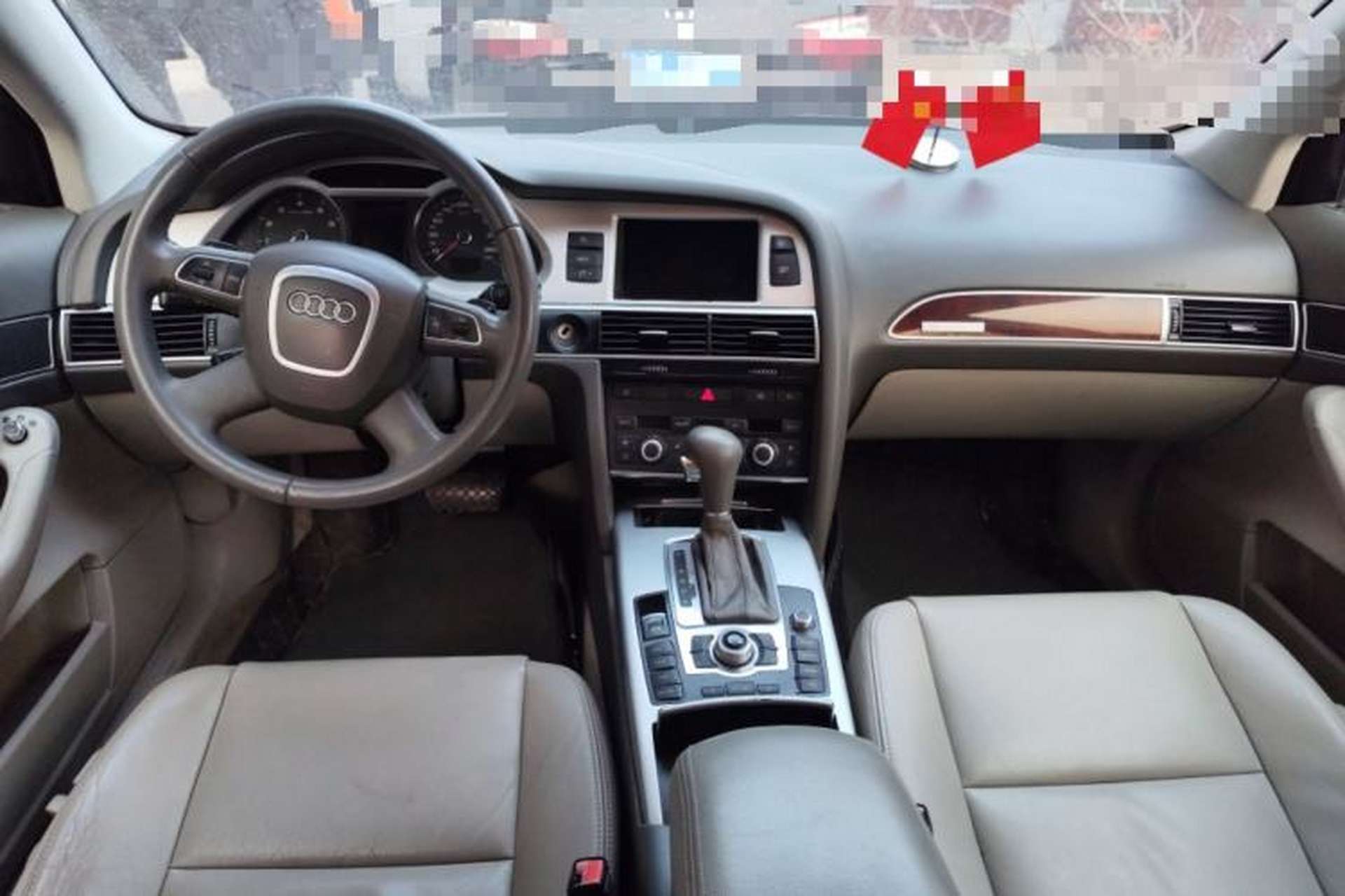 Used Audi A6L 2011 2.0 TFSI Automatic Standard Edition Center Console