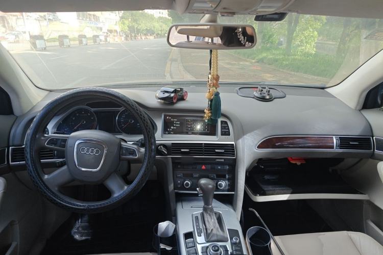 Used Audi A6L 2011 2.0 TFSI Automatic Standard Edition Center Console