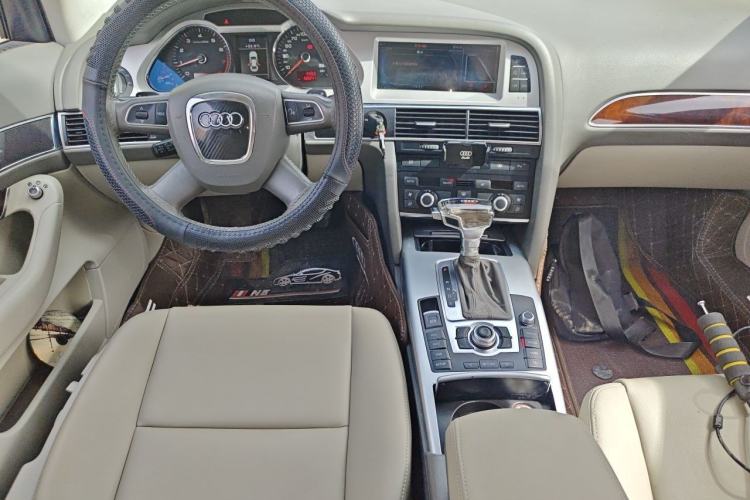 Used Audi A6L 2011 2.0 TFSI Automatic Standard Edition Center Console