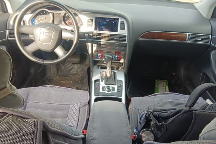 Used Audi A6L 2011 2.0 TFSI Automatic Standard Edition Center Console