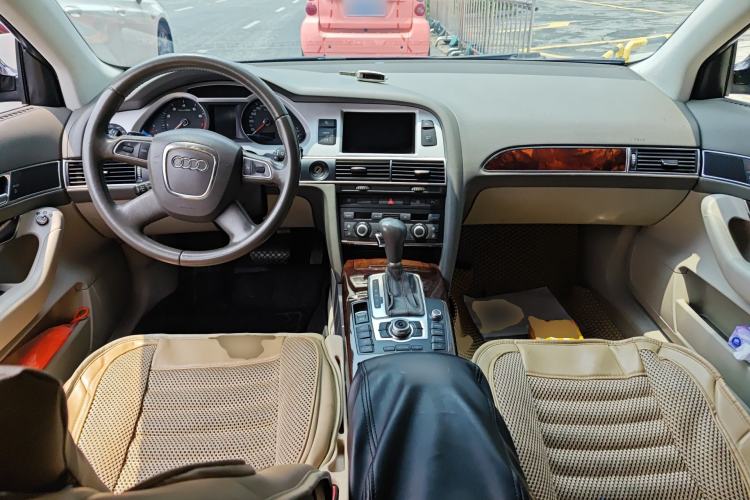 Used Audi A6L 2011 2.0 TFSI Automatic Standard Edition Center Console