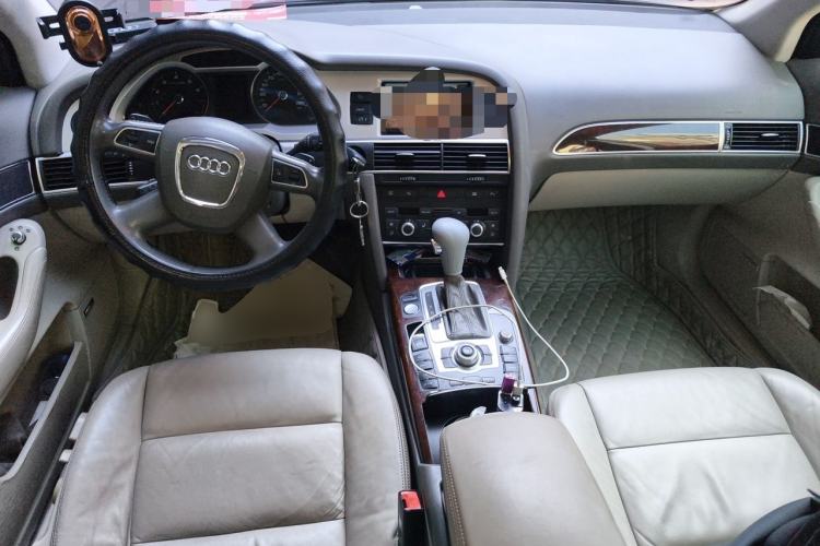 Used Audi A6L 2011 2.8 FSI Luxury Model Center Console