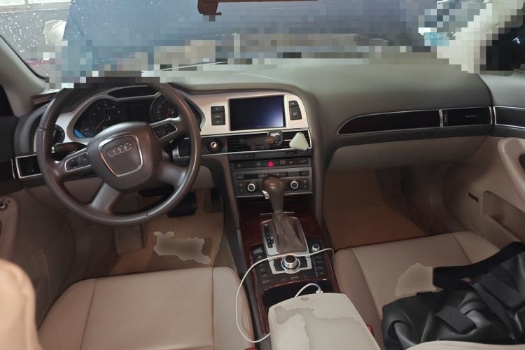 Used Audi A6L 2011 2.0 TFSI Automatic Standard Edition Center Console