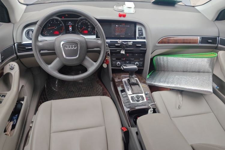 Used Audi A6L 2011 2.0 TFSI Automatic Standard Edition Center Console