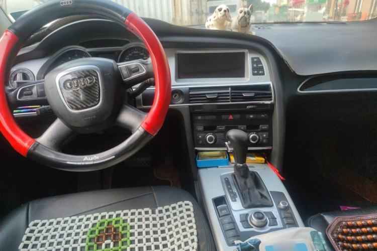 Used Audi A6L 2011 2.0 TFSI automatic Comfort trim Center Console
