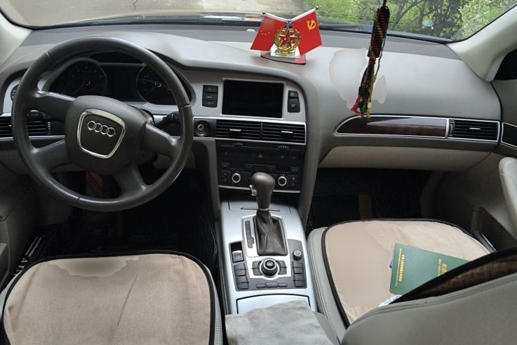 Used Audi A6L 2011 2.0 TFSI Automatic Standard Edition Center Console