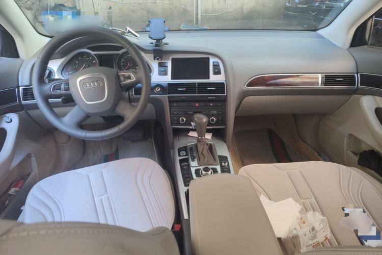 Used Audi A6L 2011 2.0 TFSI Automatic Standard Edition Center Console