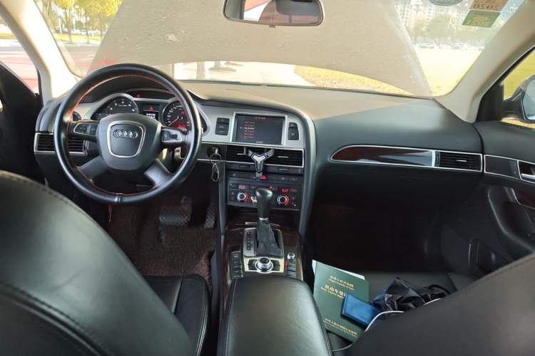 Used Audi A6L 2011 2.0 TFSI Automatic Standard Edition Center Console