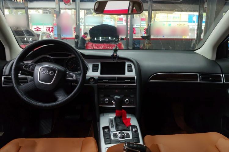 Used Audi A6L 2011 2.0 TFSI Automatic Standard Edition Center Console