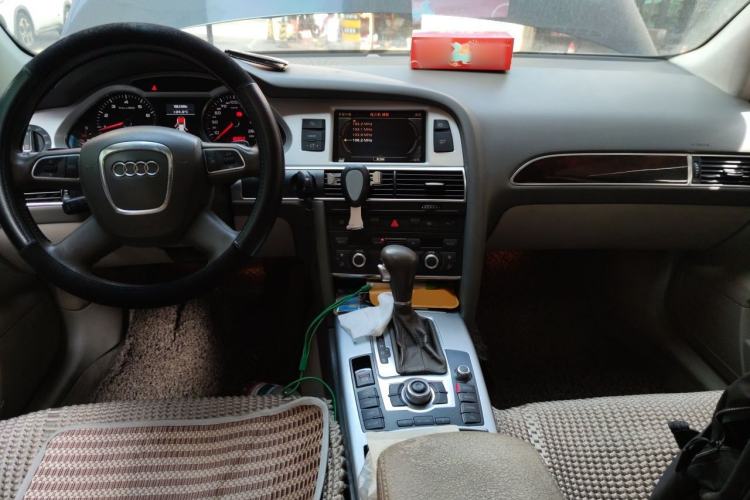 Used Audi A6L 2011 2.0 TFSI Automatic Standard Edition Center Console