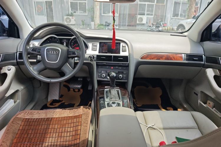 Used Audi A6L 2011 2.0 TFSI Automatic Standard Edition Center Console