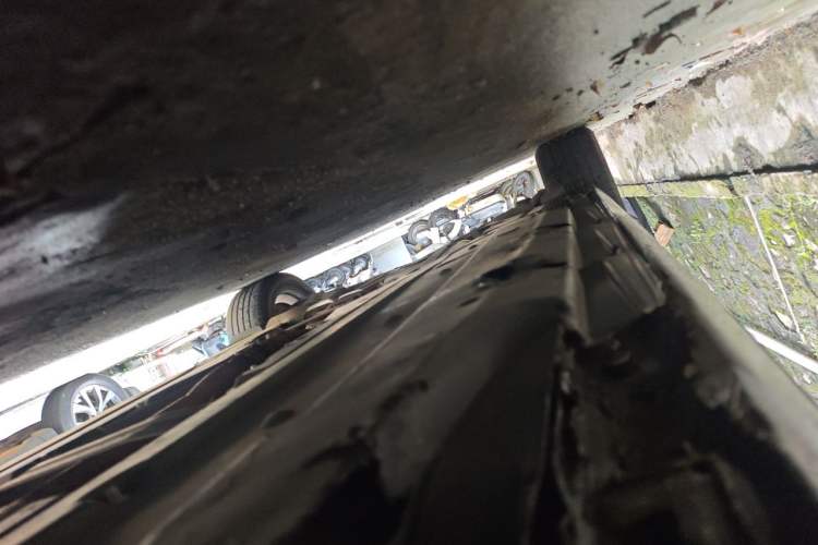 Used Audi A6L 2011 2.0 TFSI automatic Comfort trim Chassis Front Right